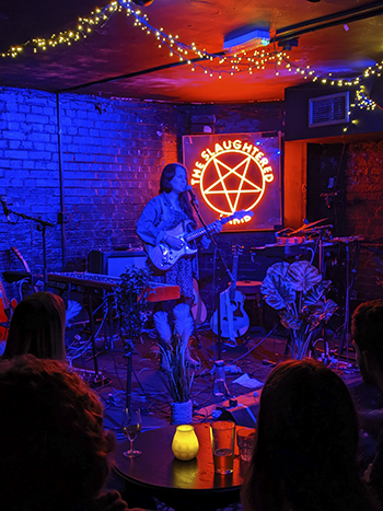 Holly Abraham performing at The Slaughtered Lamb - 26.10.19.